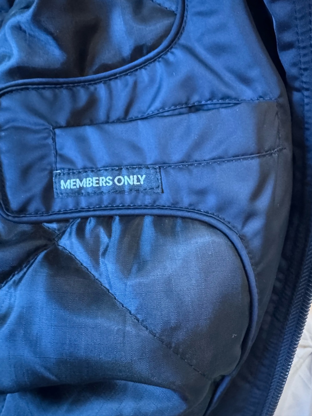 Members Only Black Quilted cropped Bomber Jacket Navy/Black color size Large - Picture 6 of 10